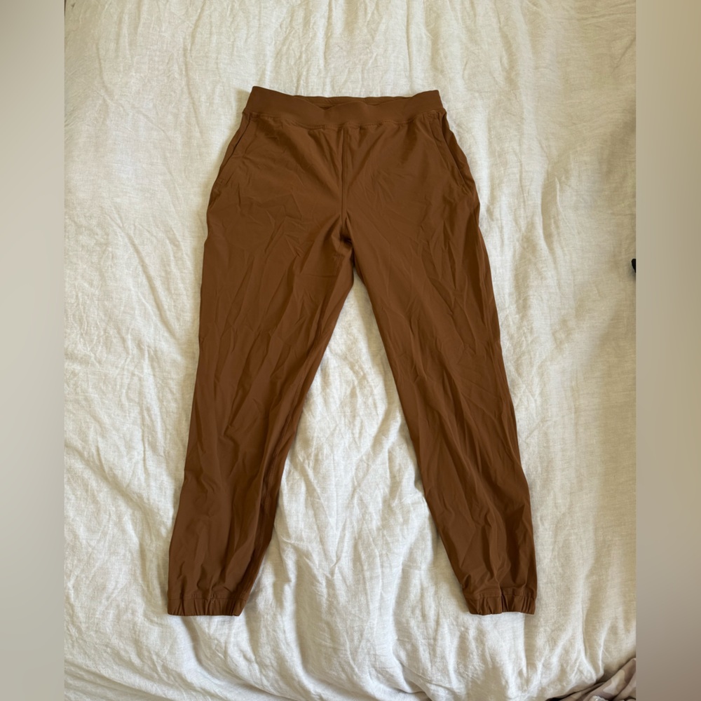 NWOT Camel Lululemon Joggers